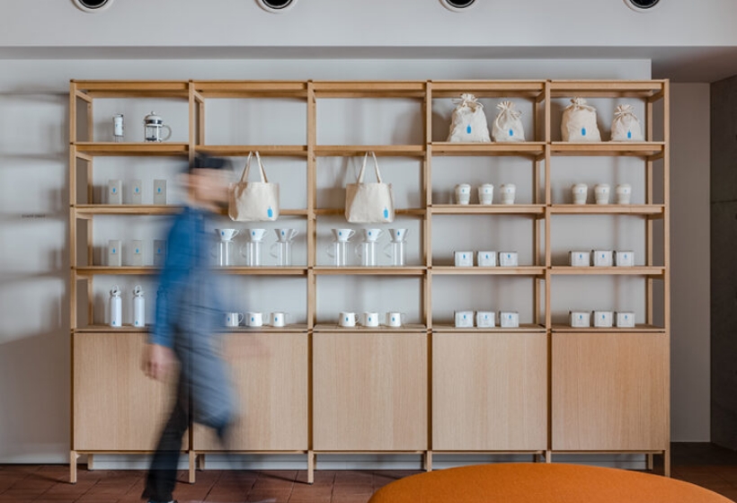 Blue Bottle Coffee Shiroiya Cafe