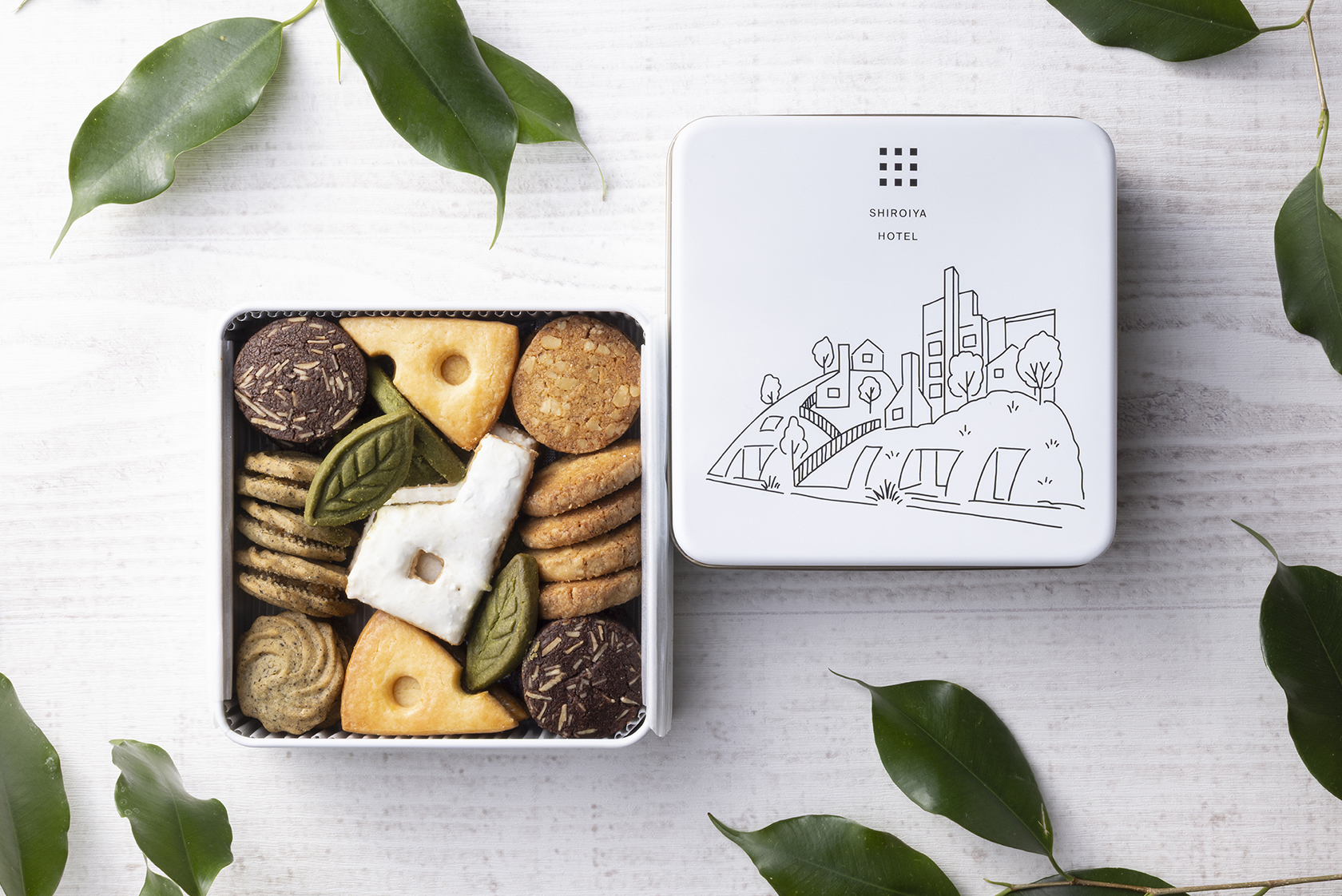 ⽩井屋ザ・パティスリー⾃信作 『⽩井屋ホテル クッキー⽸』 新発売